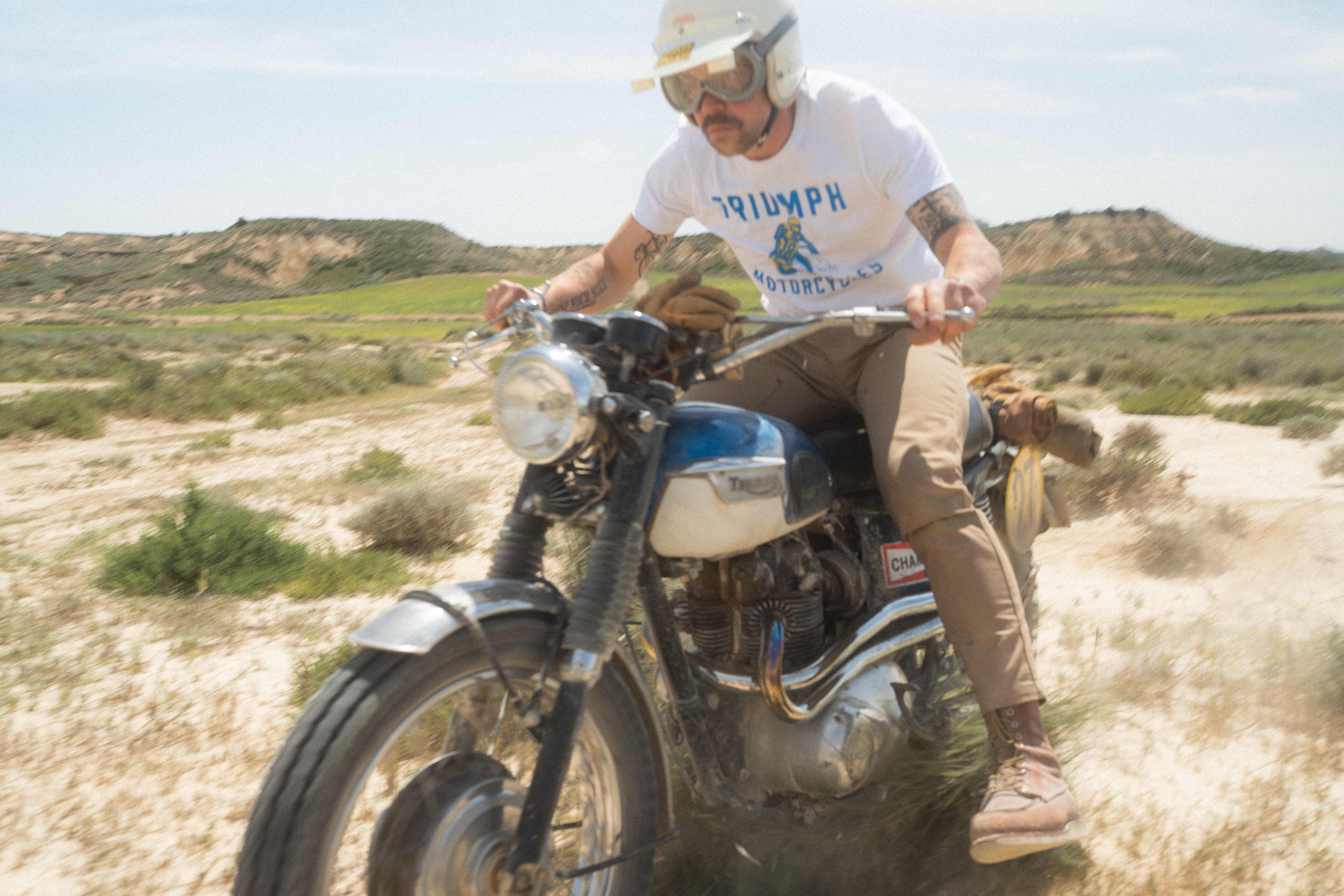 Slider Heavyweight Graphic Tee in White | Triumph Heritage